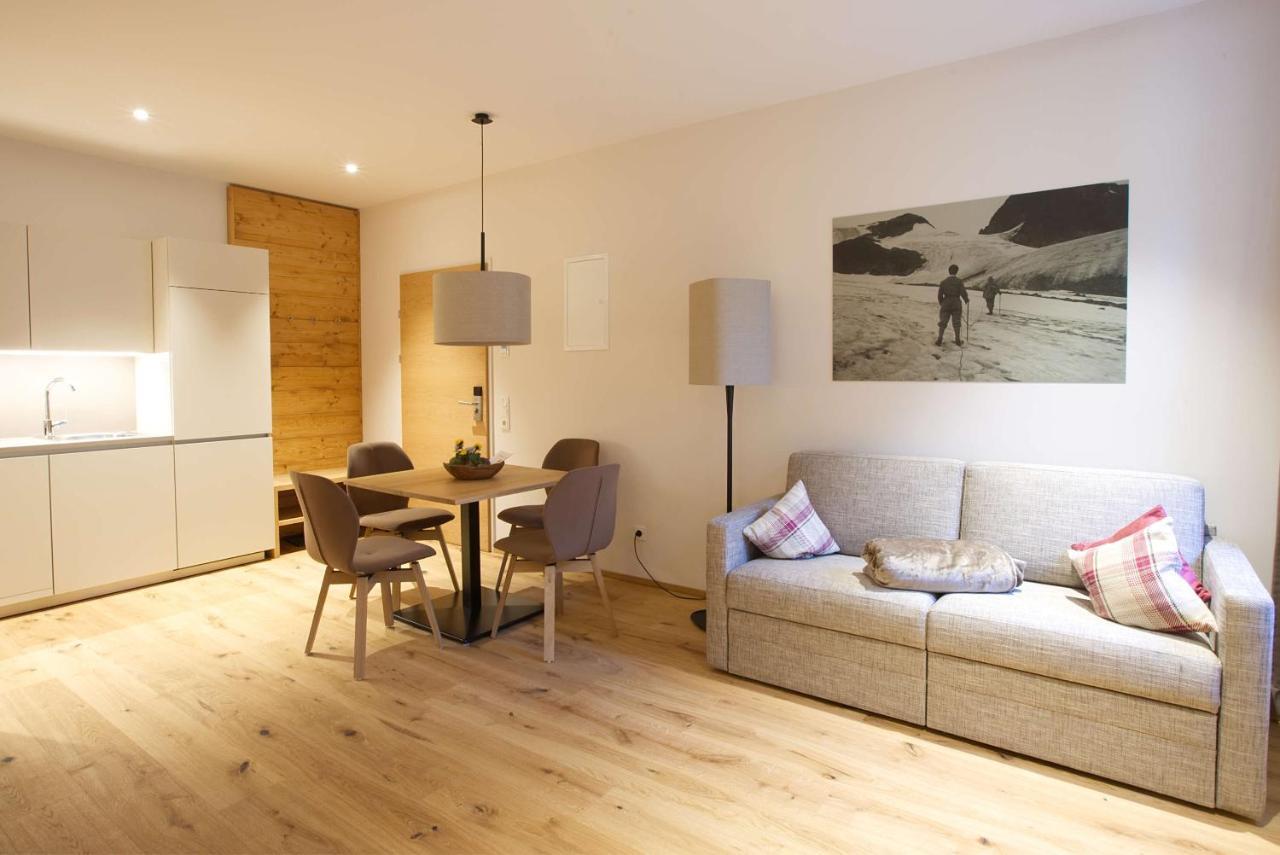 Adler Alpen Apartments Schruns Rum bild